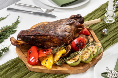 Запечённая ножка ягнёнка с овощами на гриле