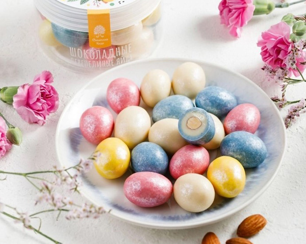 Яйца из белого шоколада с миндалем, 150 г